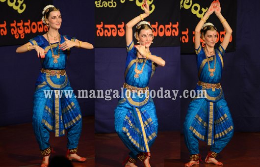 Dr Alexandra Szoke Bharatanatyam performance